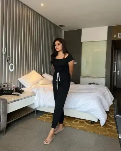Call Girls Connaught Place Cash On Delivery